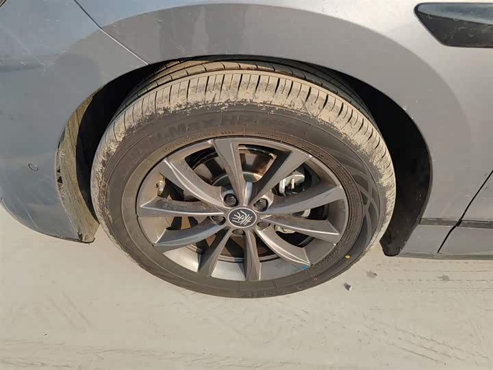 Фото 23 - BYD Qin L