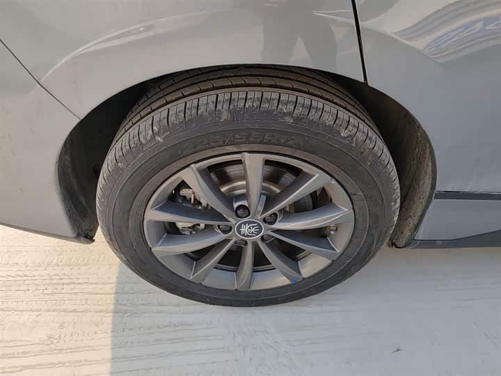 Фото 26 - BYD Qin L