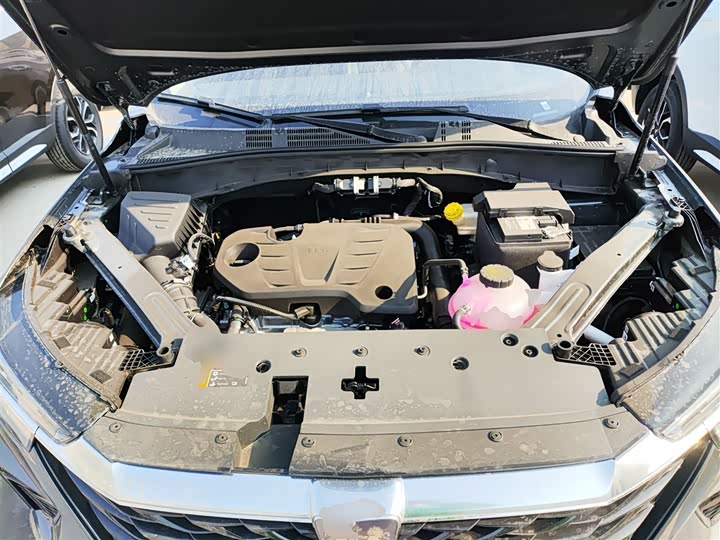 Фото 20 - Roewe RX5