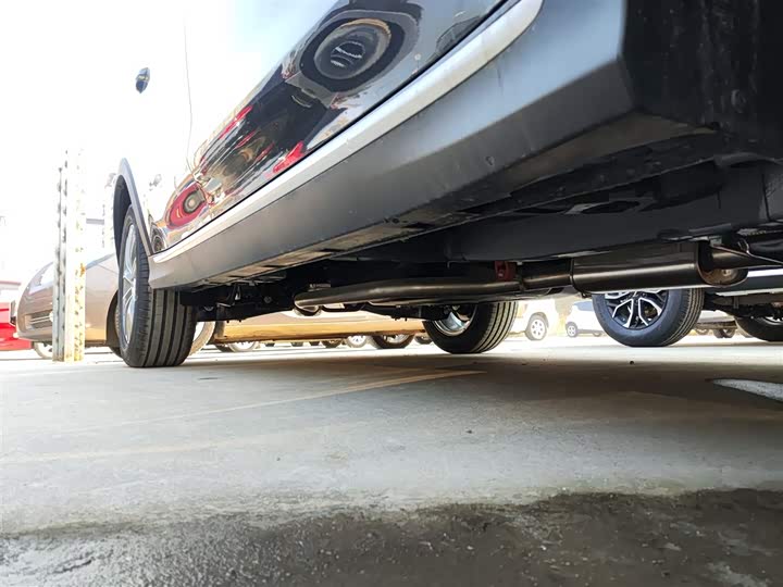 Фото 21 - Roewe RX5