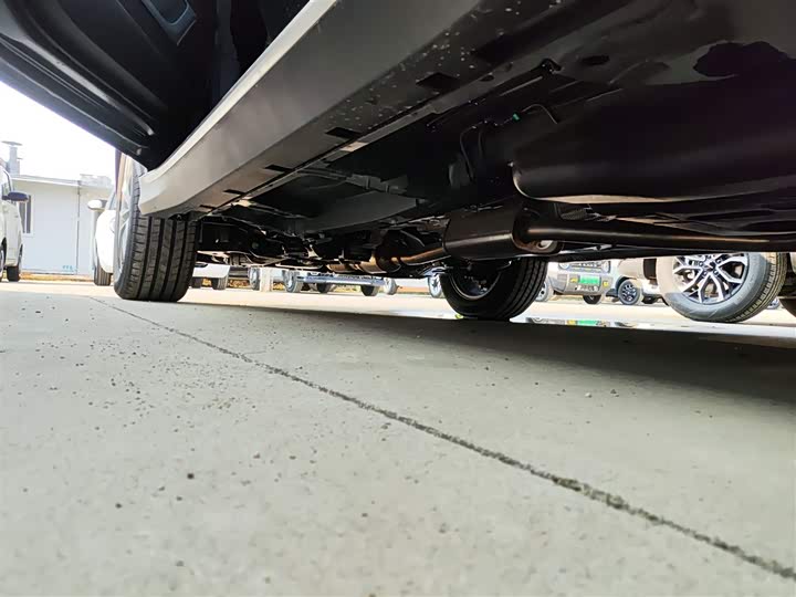 Фото 22 - Roewe RX5