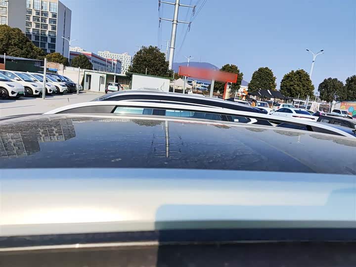 Фото 27 - Roewe RX5