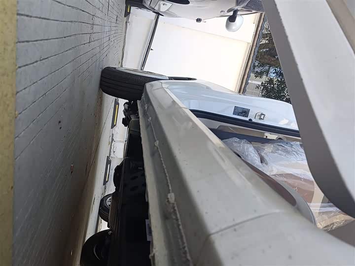 Фото 21 - Bestune Pony