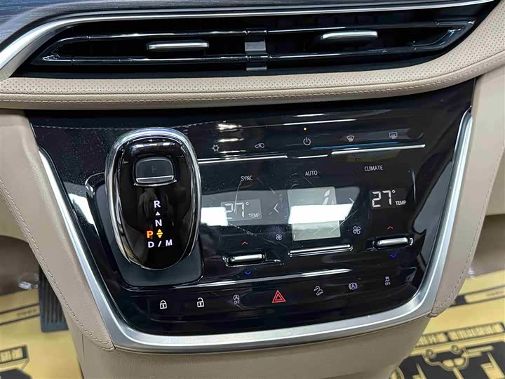 Фото 10 - Buick GL8 ES