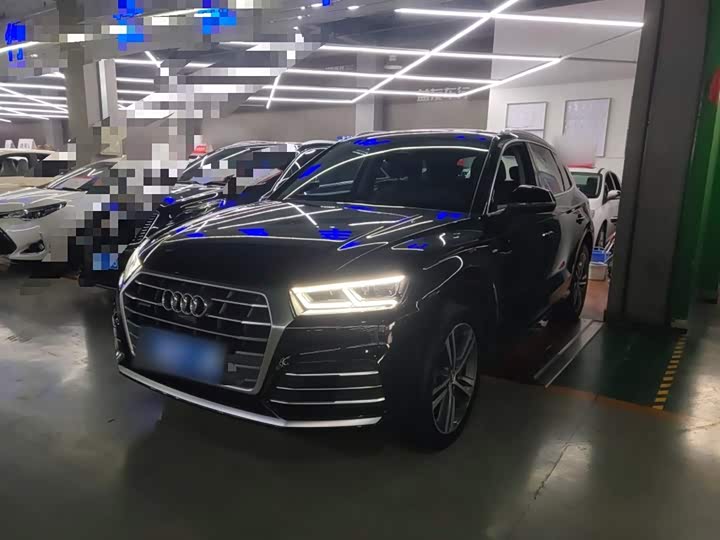 Фото 1 - Audi Q5L