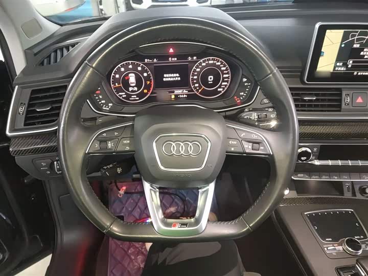 Фото 11 - Audi Q5L