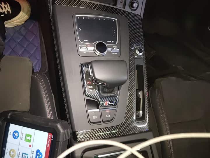 Фото 14 - Audi Q5L