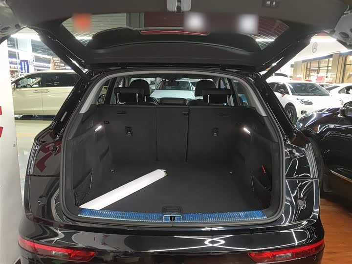 Фото 19 - Audi Q5L