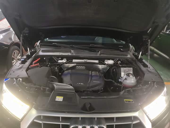 Фото 20 - Audi Q5L