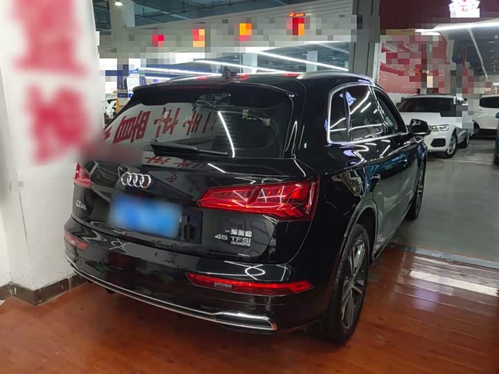 Фото 7 - Audi Q5L