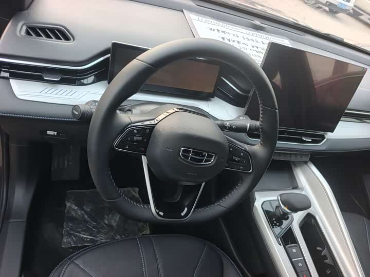 Фото 7 - Geely Preface