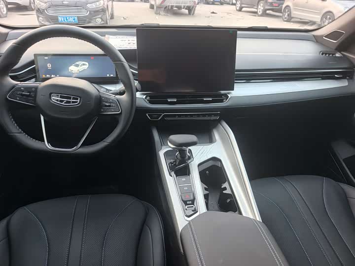 Фото 9 - Geely Preface