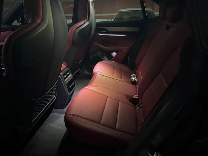 Фото 5 - Porsche Macan EV