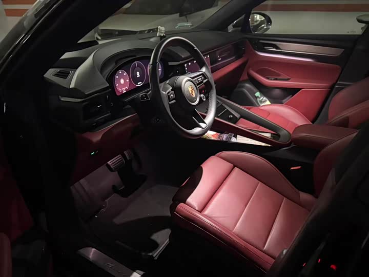 Фото 6 - Porsche Macan EV