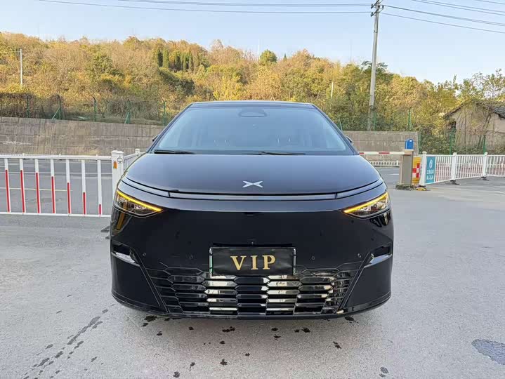 Фото 1 - XPeng X9