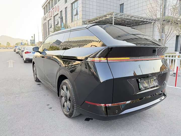 Фото 10 - XPeng X9