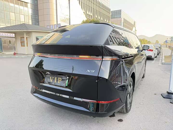Фото 11 - XPeng X9