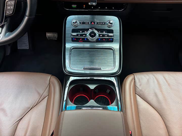 Фото 13 - Lincoln Nautilus