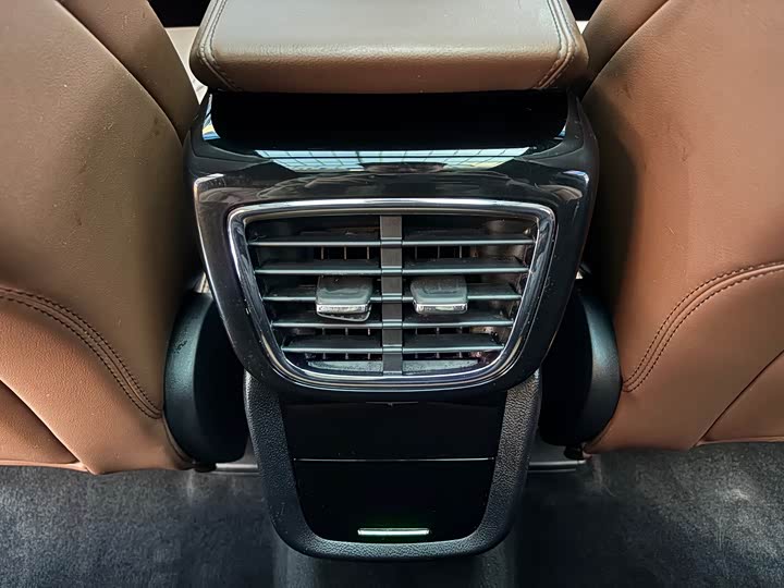 Фото 14 - Lincoln Nautilus