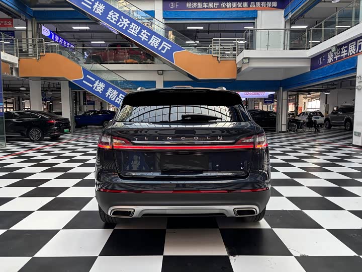 Фото 16 - Lincoln Nautilus