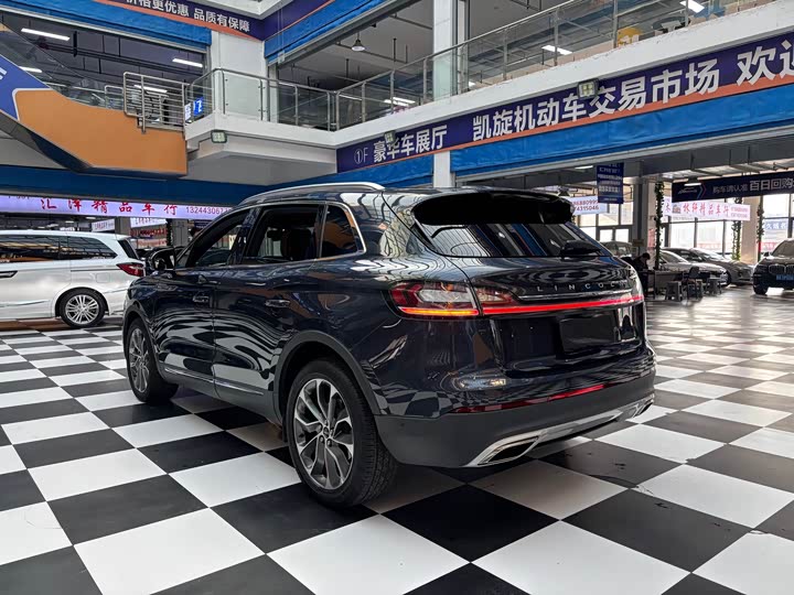 Фото 19 - Lincoln Nautilus