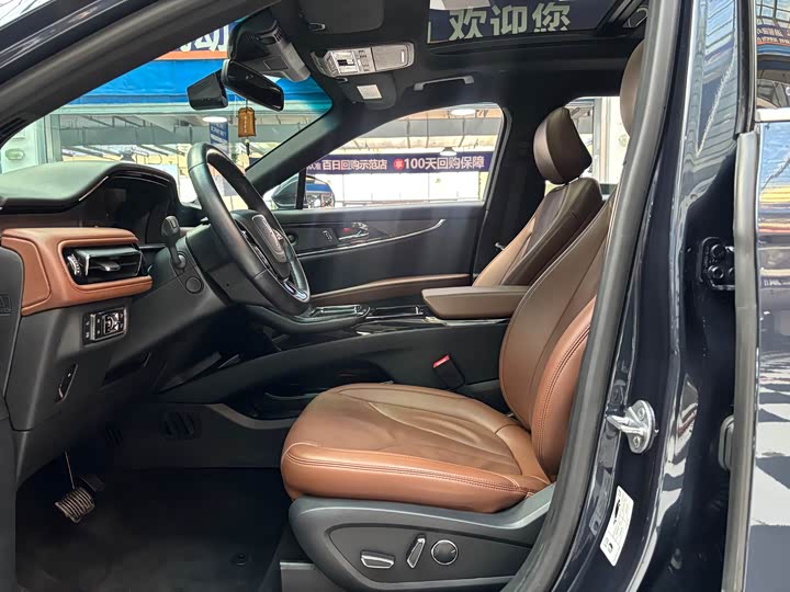 Фото 4 - Lincoln Nautilus