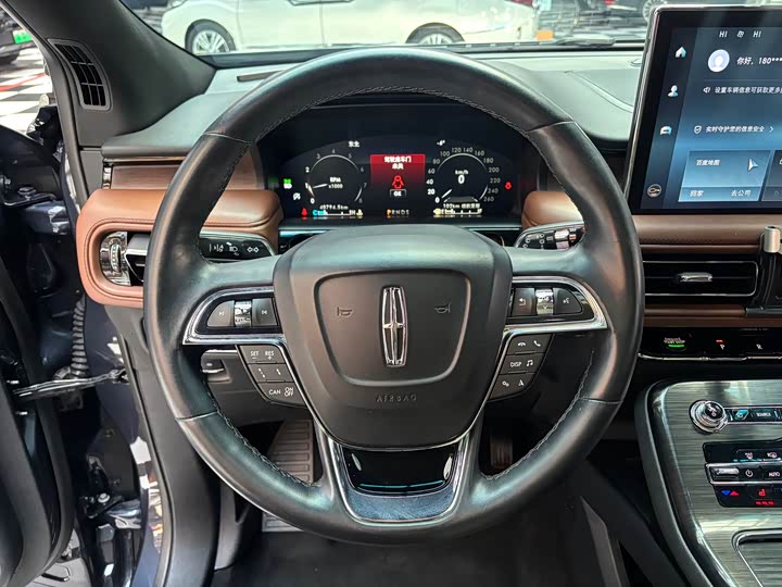 Фото 8 - Lincoln Nautilus