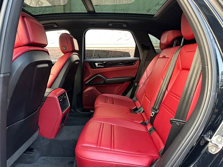 Фото 7 - Porsche Cayenne