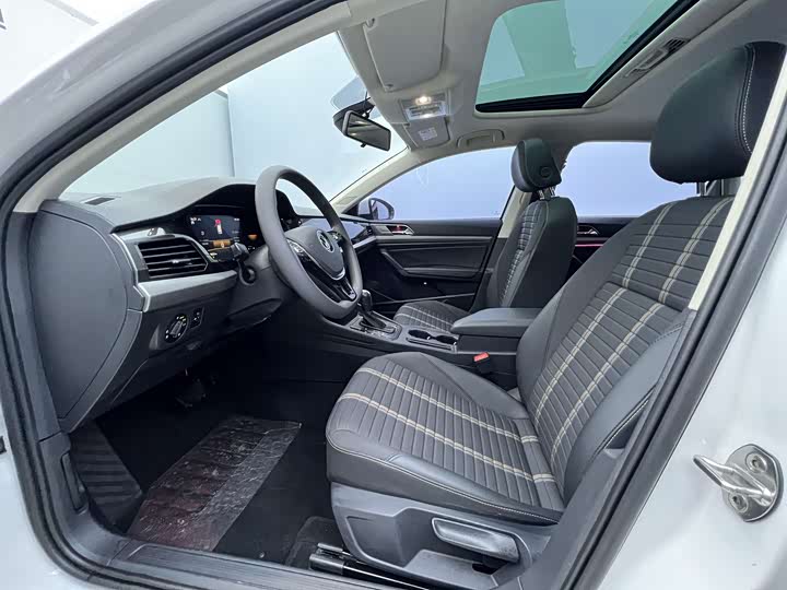 Фото 11 - Volkswagen Lavida