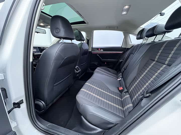 Фото 13 - Volkswagen Lavida