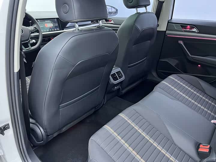 Фото 14 - Volkswagen Lavida