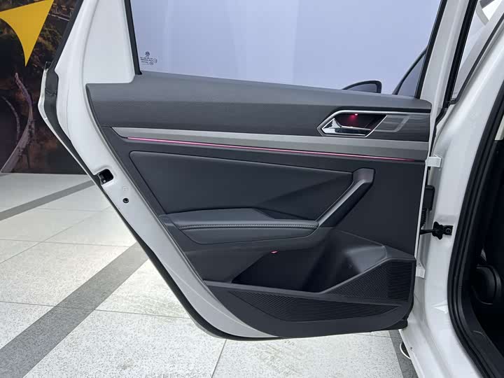 Фото 16 - Volkswagen Lavida