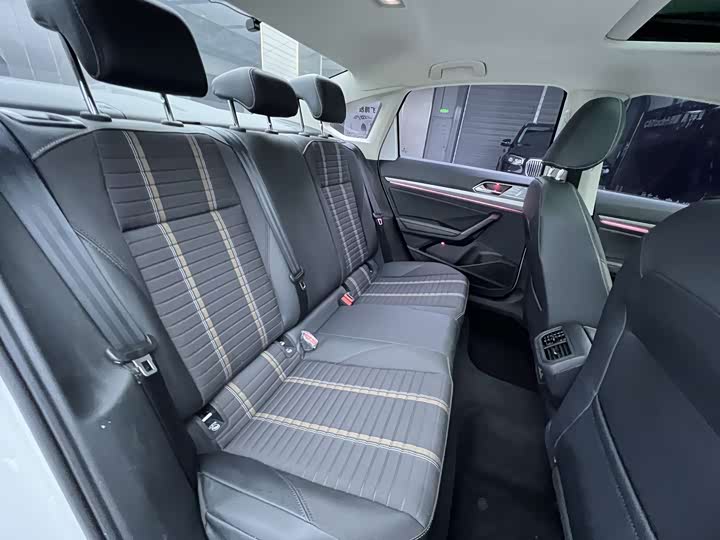 Фото 18 - Volkswagen Lavida