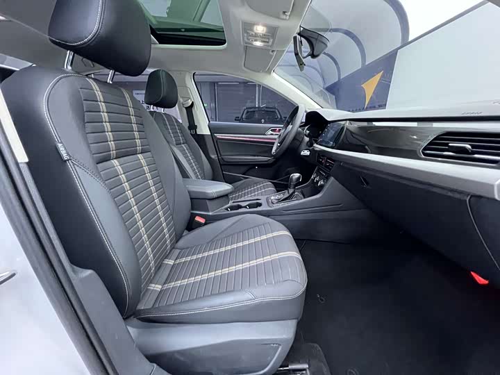 Фото 20 - Volkswagen Lavida