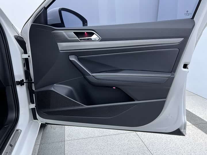 Фото 23 - Volkswagen Lavida