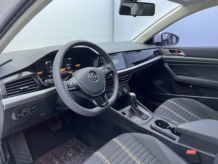 Фото 9 - Volkswagen Lavida