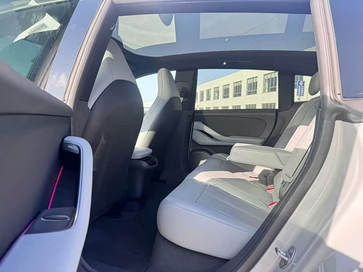 Фото 3 - Nio ET5T