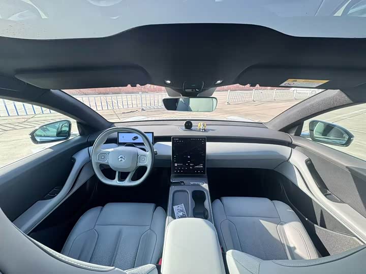 Фото 6 - Nio ET5T