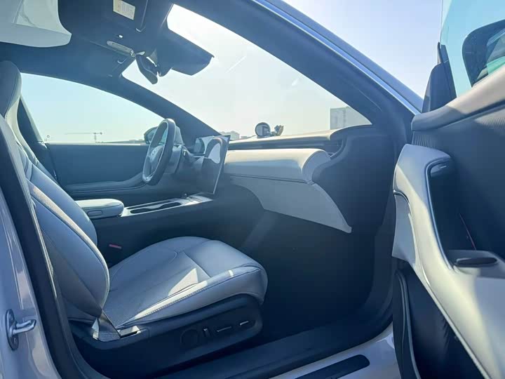 Фото 8 - Nio ET5T