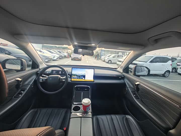 Фото 12 - GAC Aion V