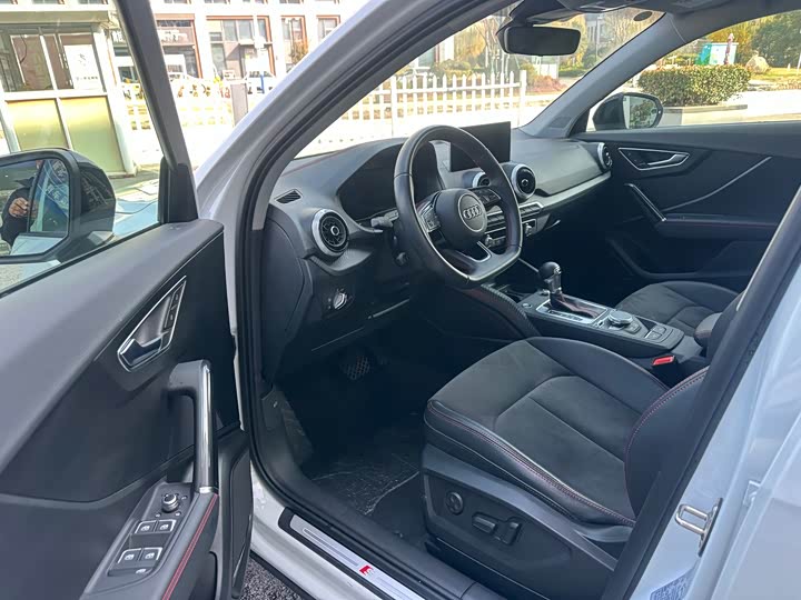 Фото 11 - Audi Q2L