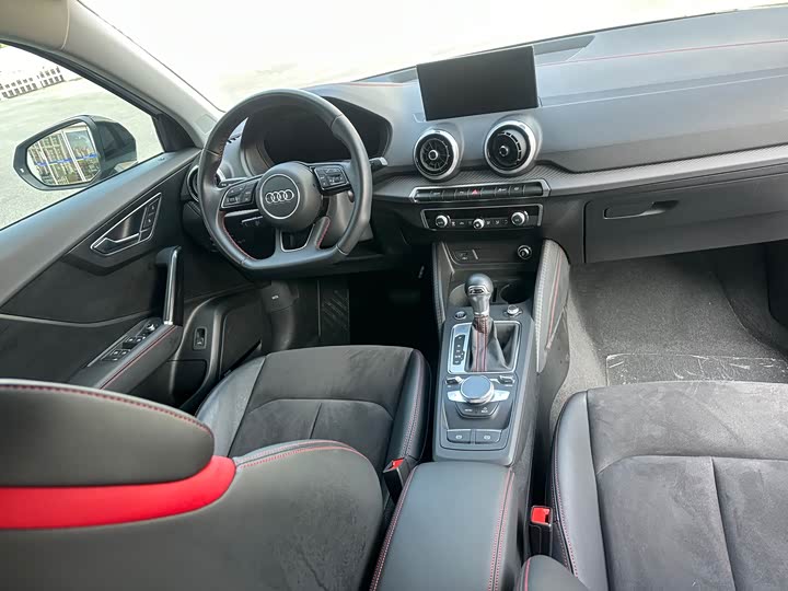 Фото 7 - Audi Q2L