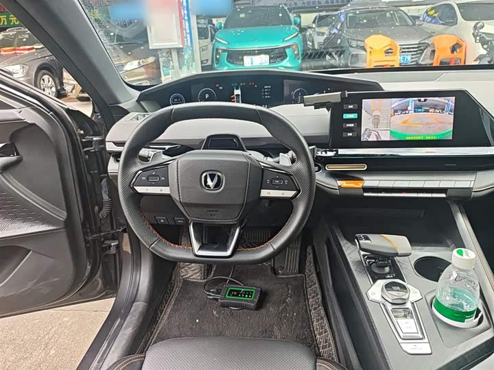 Фото 11 - Changan UNI-V