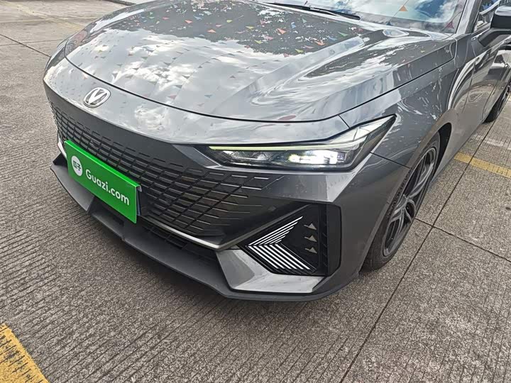 Фото 24 - Changan UNI-V