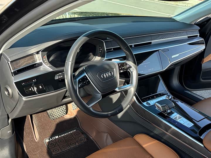 Фото 11 - Audi A8
