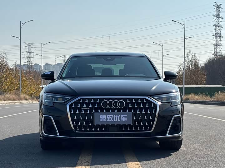 Фото 2 - Audi A8