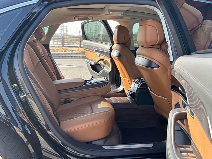 Фото 22 - Audi A8