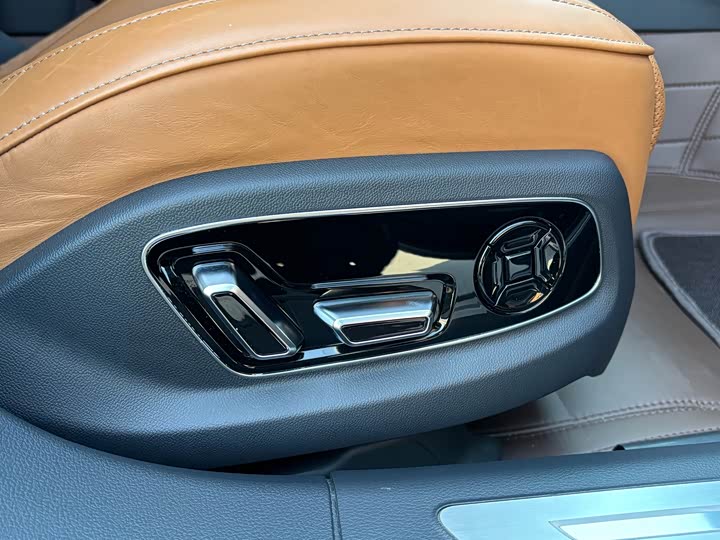 Фото 26 - Audi A8