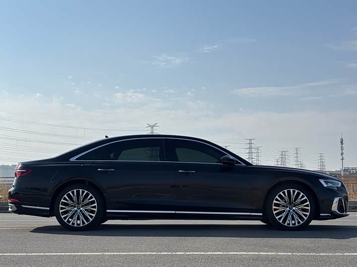 Фото 4 - Audi A8