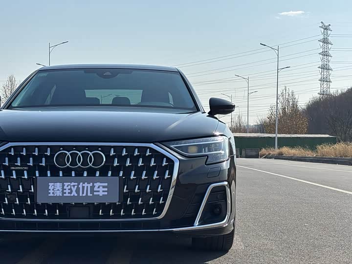 Фото 9 - Audi A8